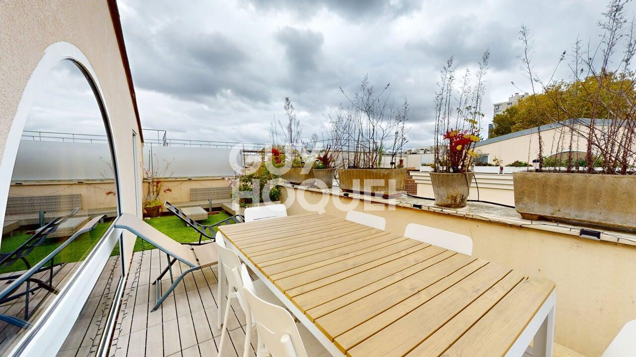 APPARTEMENT EN DUPLEX AVEC TERRASSE ET PARKING - ROSNY SOUS BOIS