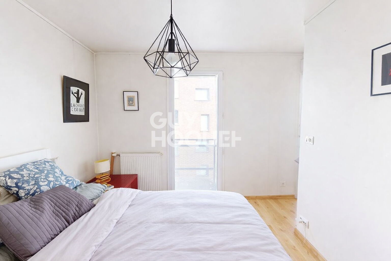 APPARTEMENT 2 PIECES AVEC BALCON ET PARKING - AUBERVILLIERS PROCHE METRO