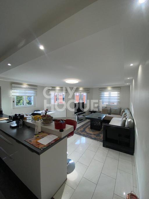 Appartement de 97m2 au coeur du Vieux-Pays  Bien RARE!