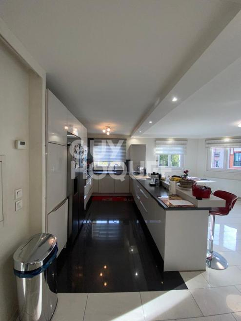 Appartement de 97m2 au coeur du Vieux-Pays  Bien RARE!