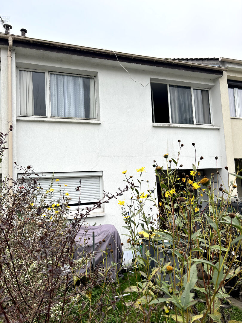 AULNAY SOUS BOIS : maison de 6 pièces (77 m²) en vente