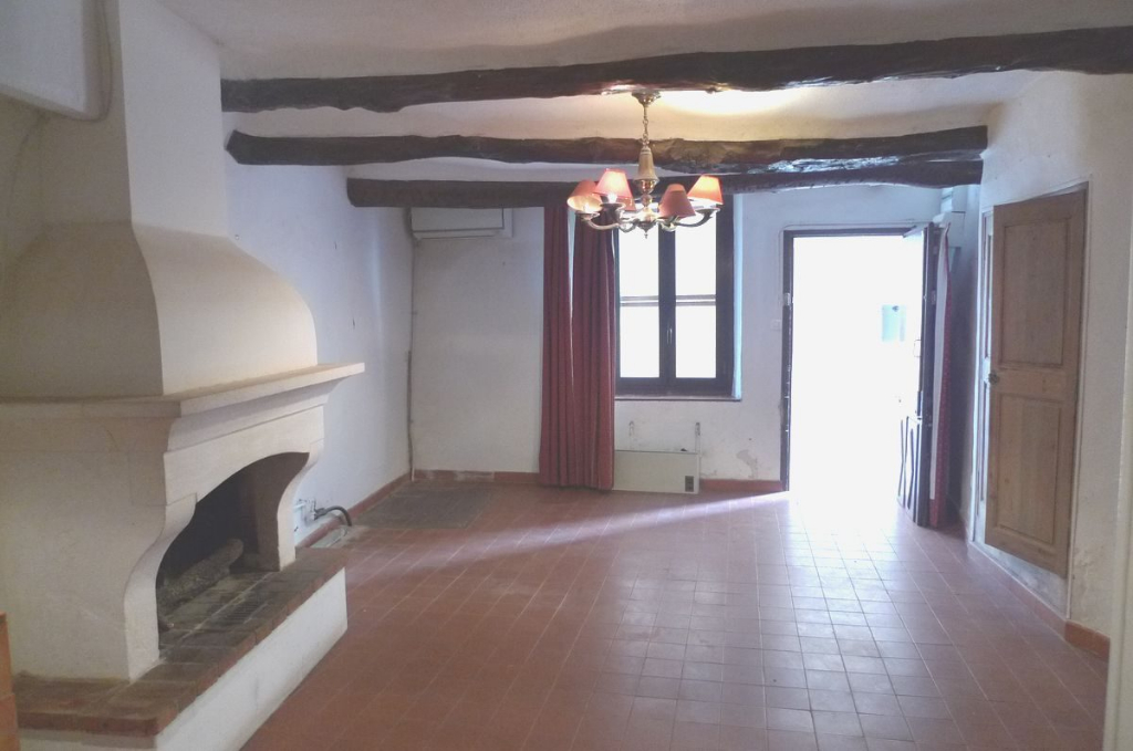 Maison de village avec terrasse