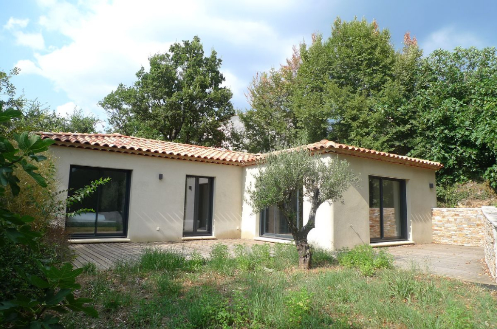 MONTMEYAN, jolie villa neuve