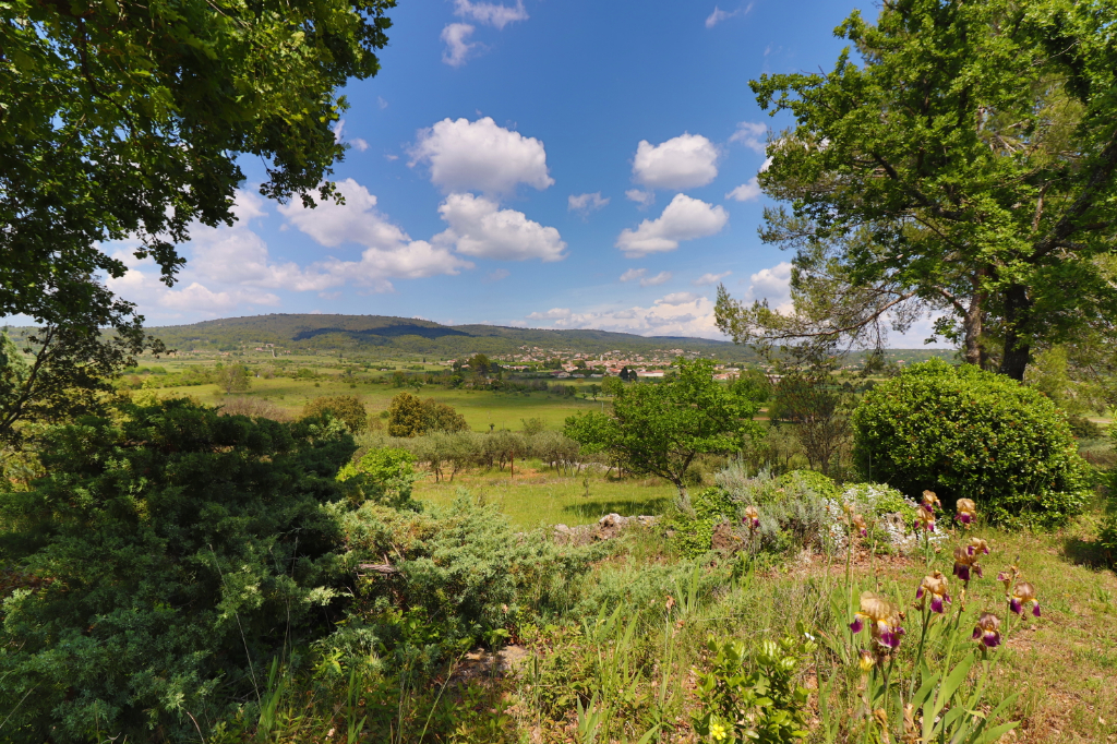 TAVERNES jolie maison avec VUE PANORAMIQUE