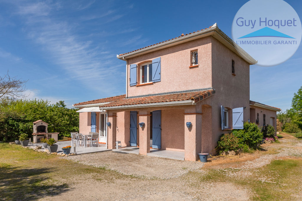 Maison de 110 m² + dépendance T2 de 45 m² sur terrain de 2238 m²