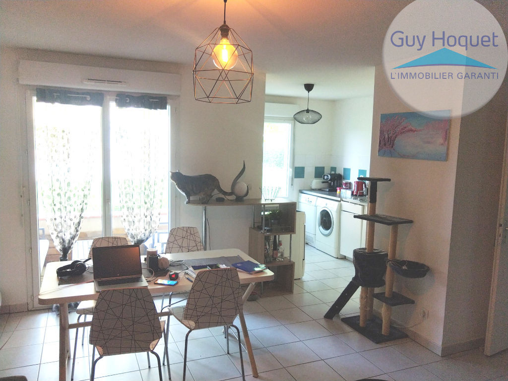 Pins Justaret. Appartement  en RDC avec terrasse T2 de  47.56 m2 + parking