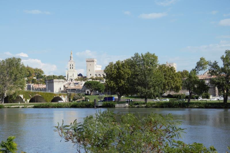 Terrain avec Batî île Piot Avignon