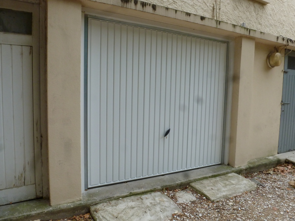 Parking / box Avignon 15 m2