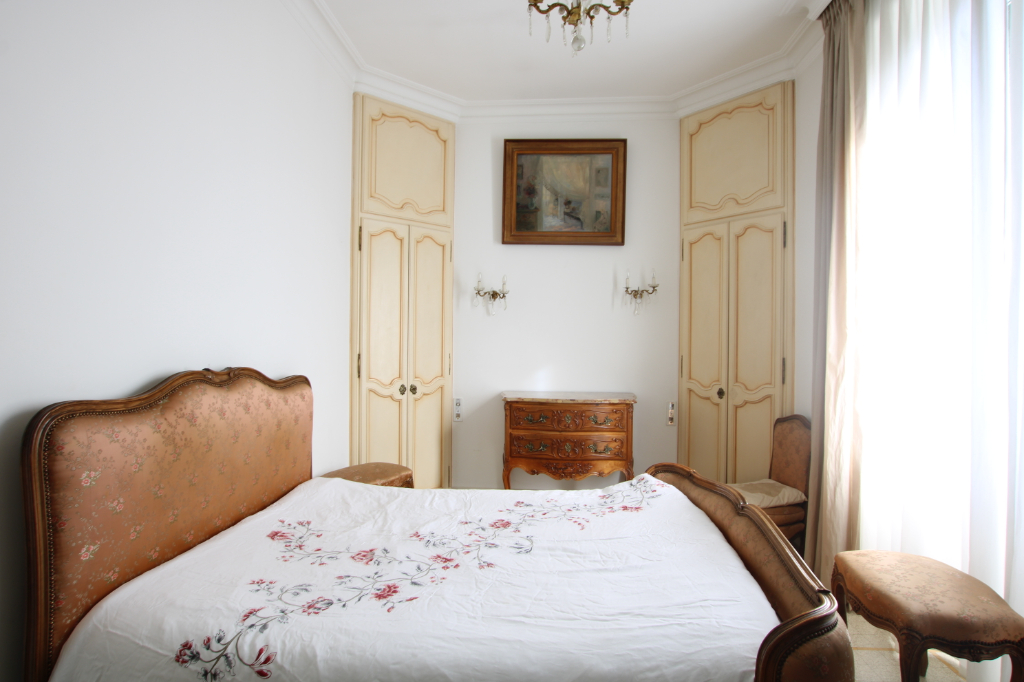 RARE ENSSEMBLE IMMOBILIER PROCHE REMPART