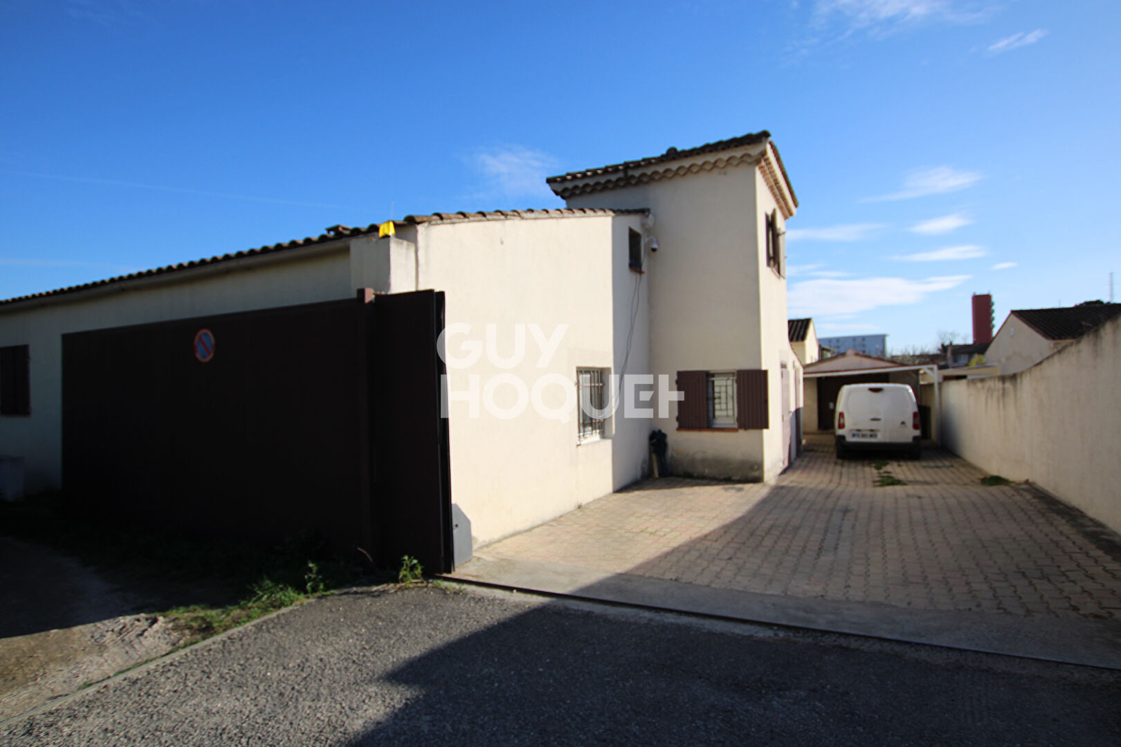 AVIGNON : maison F7 à vendre