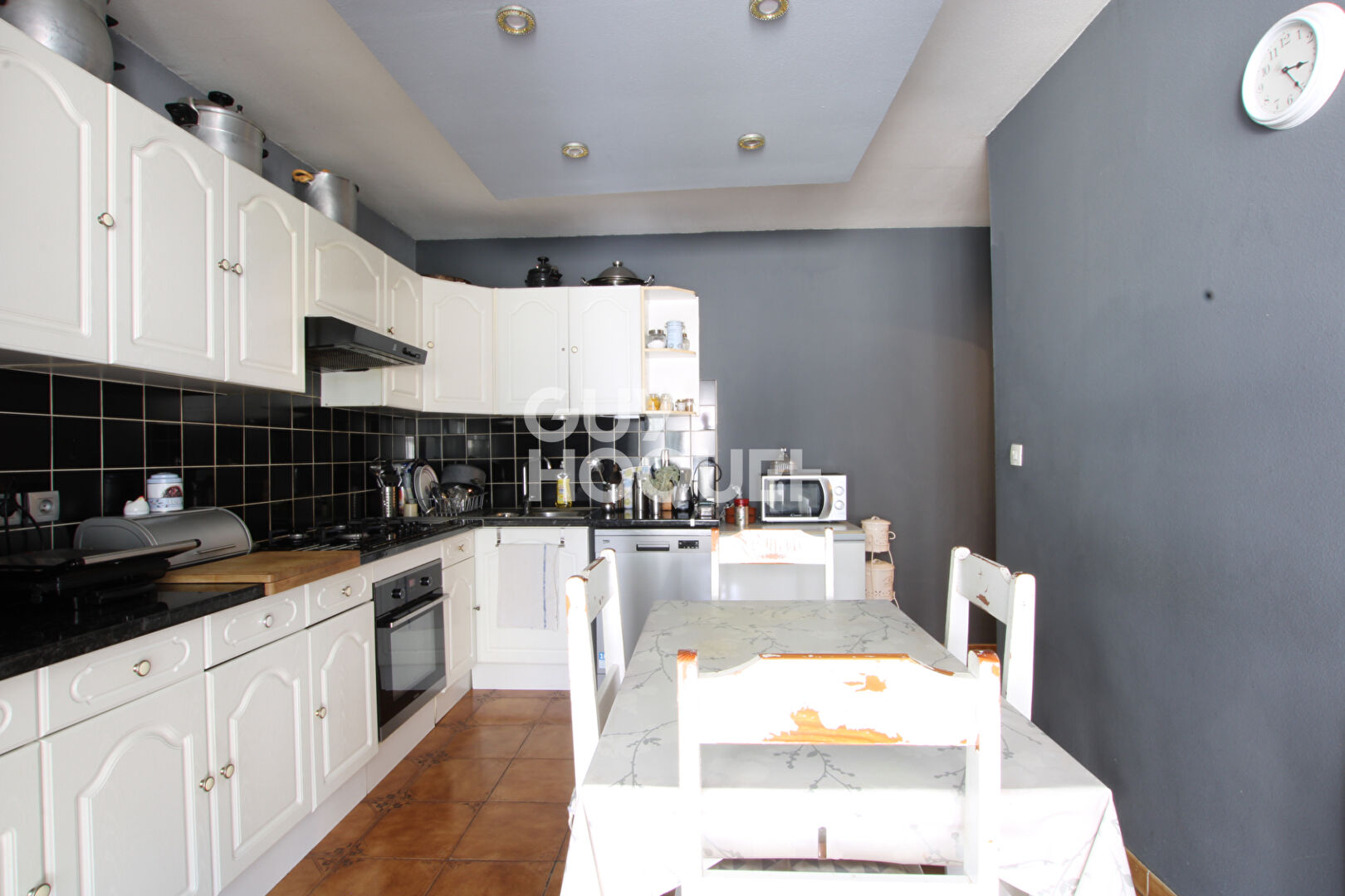 AVIGNON : maison F7 à vendre