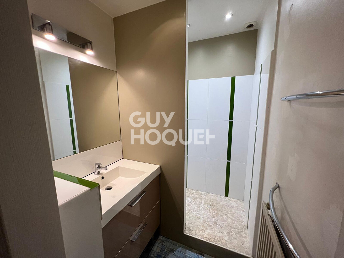 Appartement au pied du PALAIS DES PAPES 34 m2