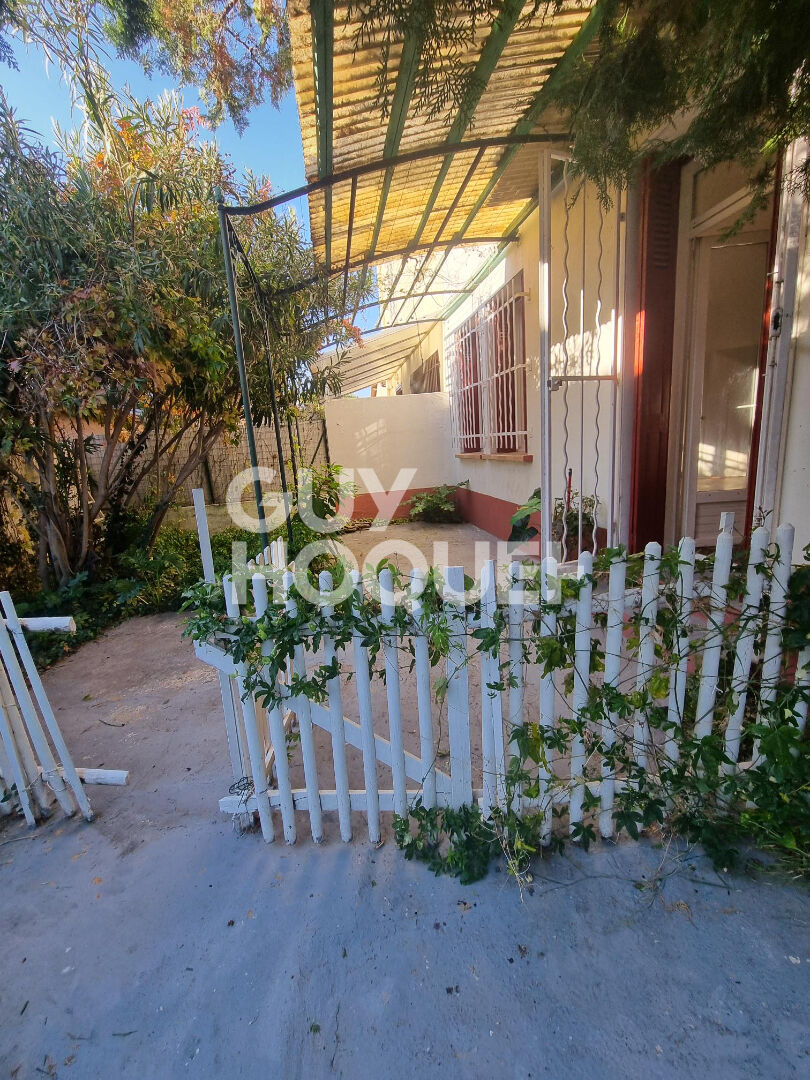 Maison avec fort potentiel ! Idéale pour famille ou investissement !