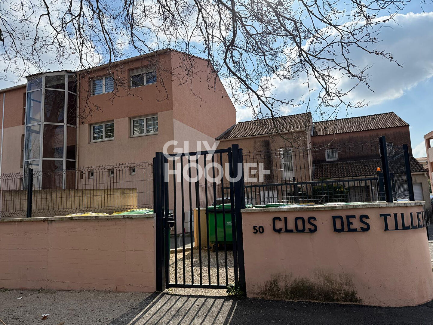 Appartement  2 pièces avec terrasse et place de parking