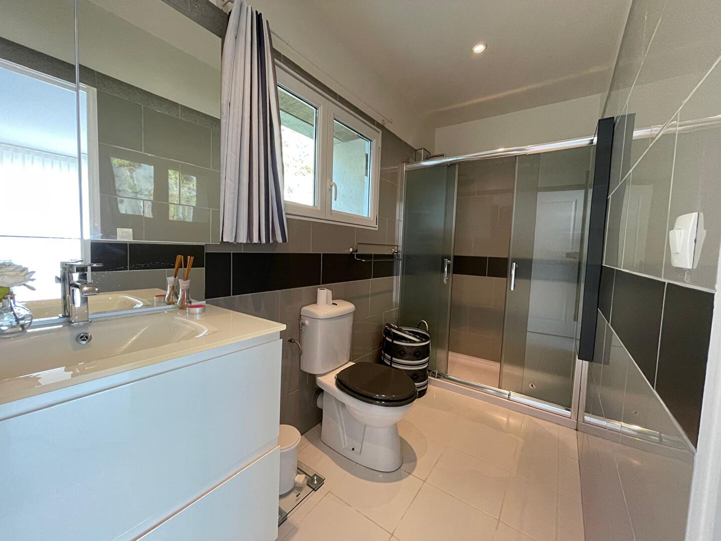 Maison familiale en pierre - 8 pièces