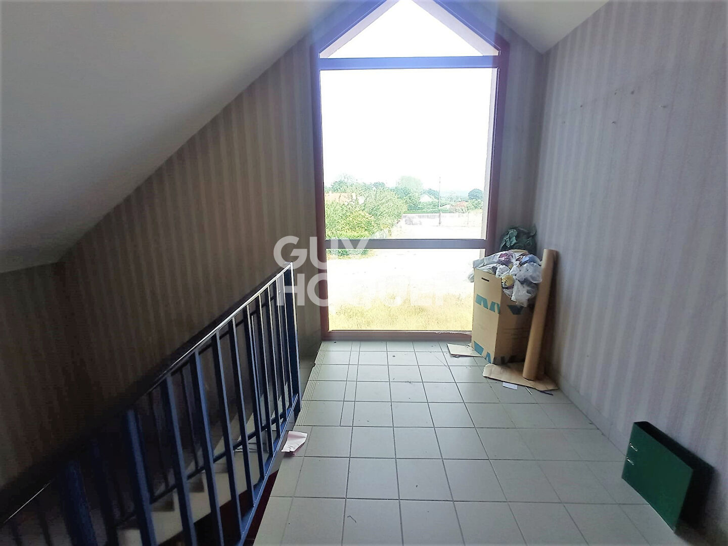 LOCAL D'ACTIVITE (BUREAU + ENTREPOT+ TERRAIN) 50530 Bacilly