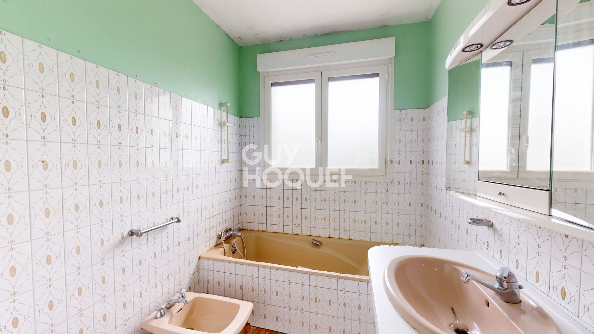 Maison familiale - 4 chambres - Bureaux - Sous-sol complet - Jardin - Pontorson