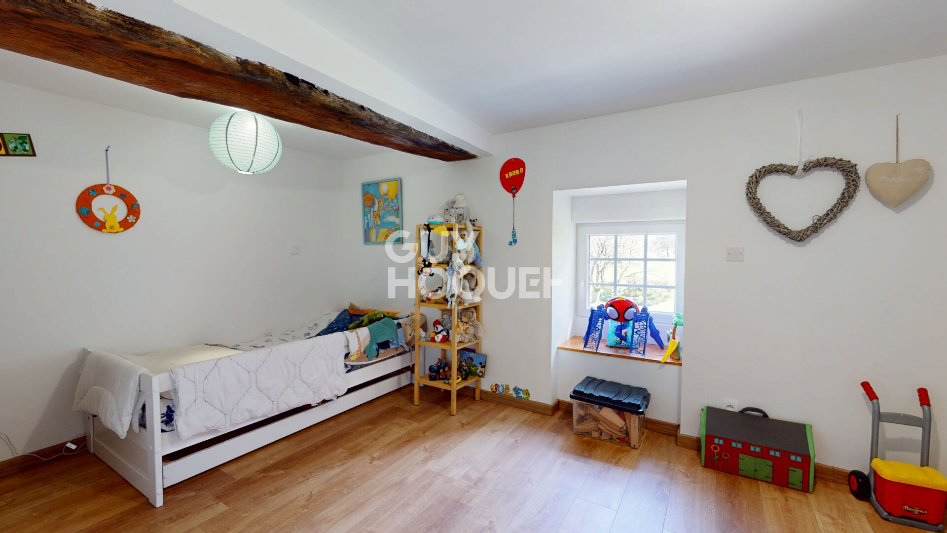 Grande maison familiale en pierre - Vie de plain-pied et jardin exposé sud