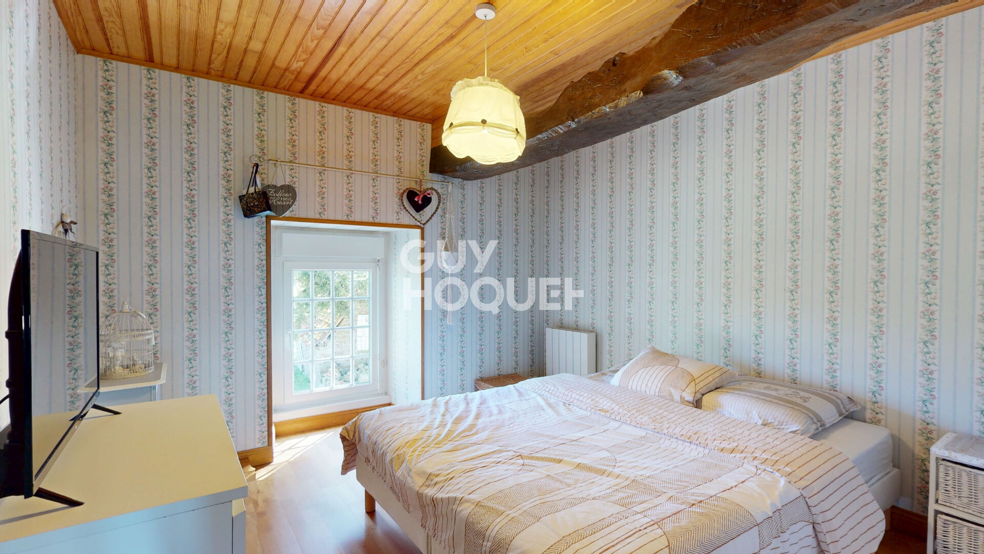 Grande maison familiale en pierre - Vie de plain-pied et jardin exposé sud