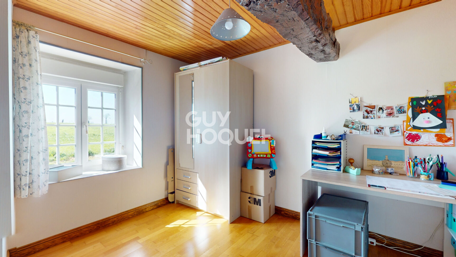 Grande maison familiale en pierre - Vie de plain-pied et jardin exposé sud