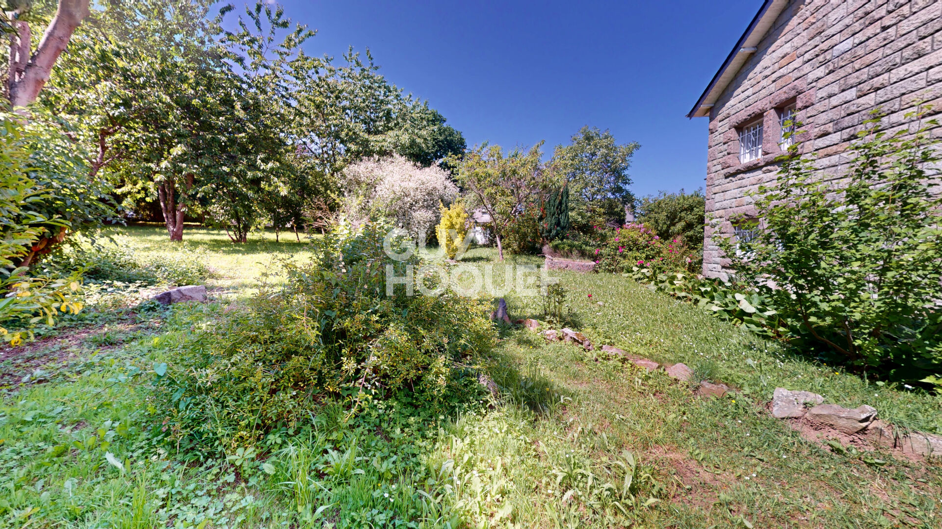 Maison en pierres - 8 chambres - Jardin arboré - Garage - Isigny Le Buat - Gîte