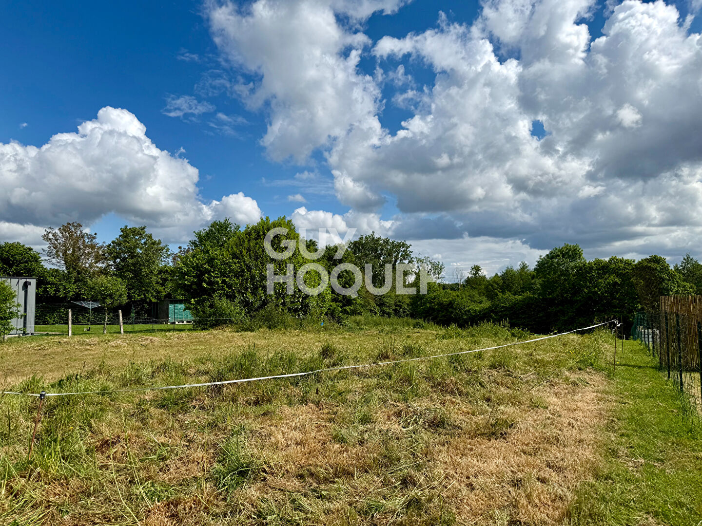 Terrain constructible - 1000m2 - La-Croix-Avranchin