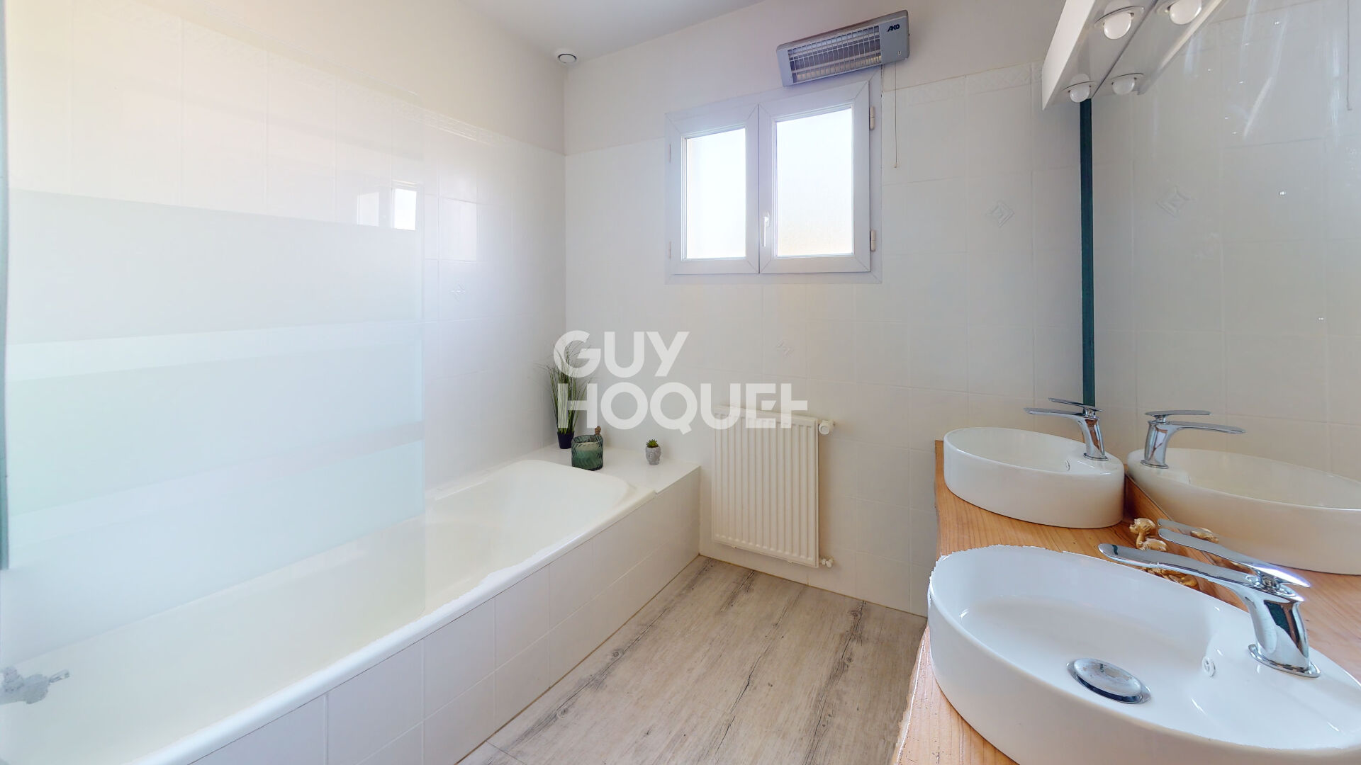 Maison 7 pièces de 141 m² à Sartilly-Baie-Bocage 50530 · Quartier Angey