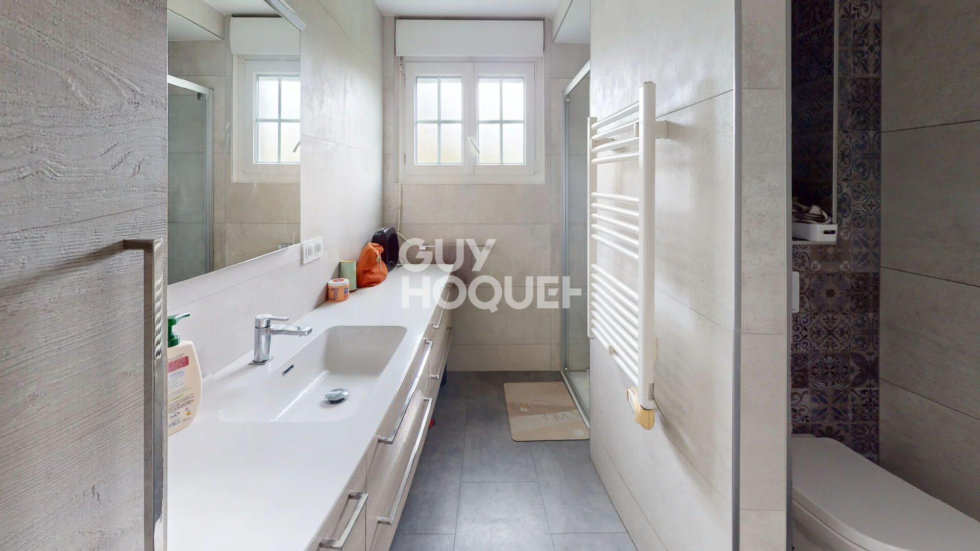 Maison 6 pièces de 105 m² à MARCEY LES GREVES