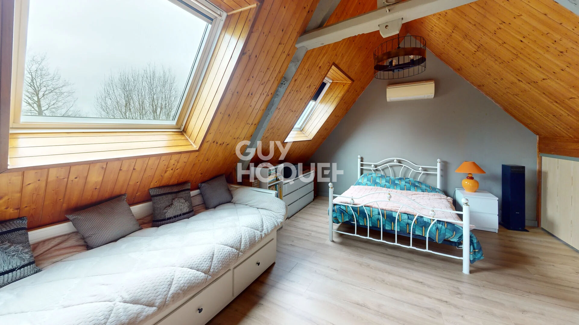 Maison 6 pièces de 105 m² à MARCEY LES GREVES