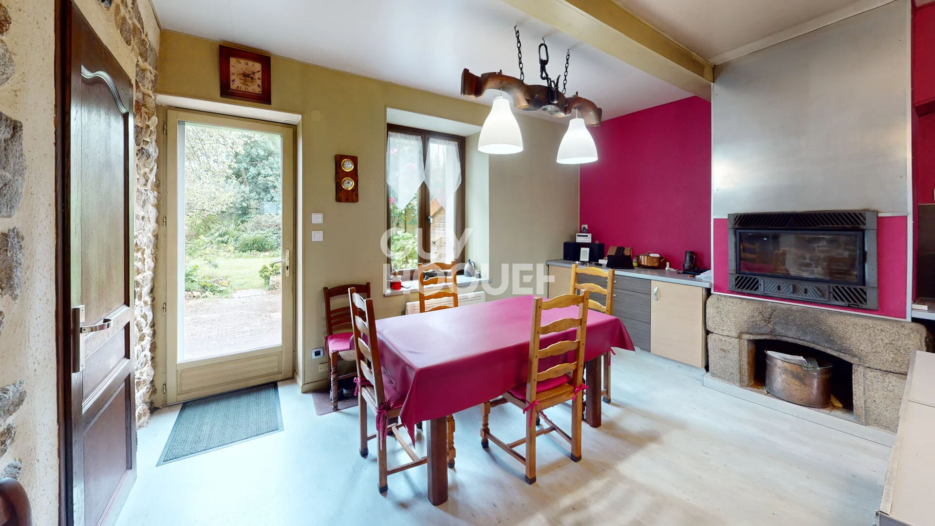 Maison en pierre d'une surface de 123 m² à Carolles