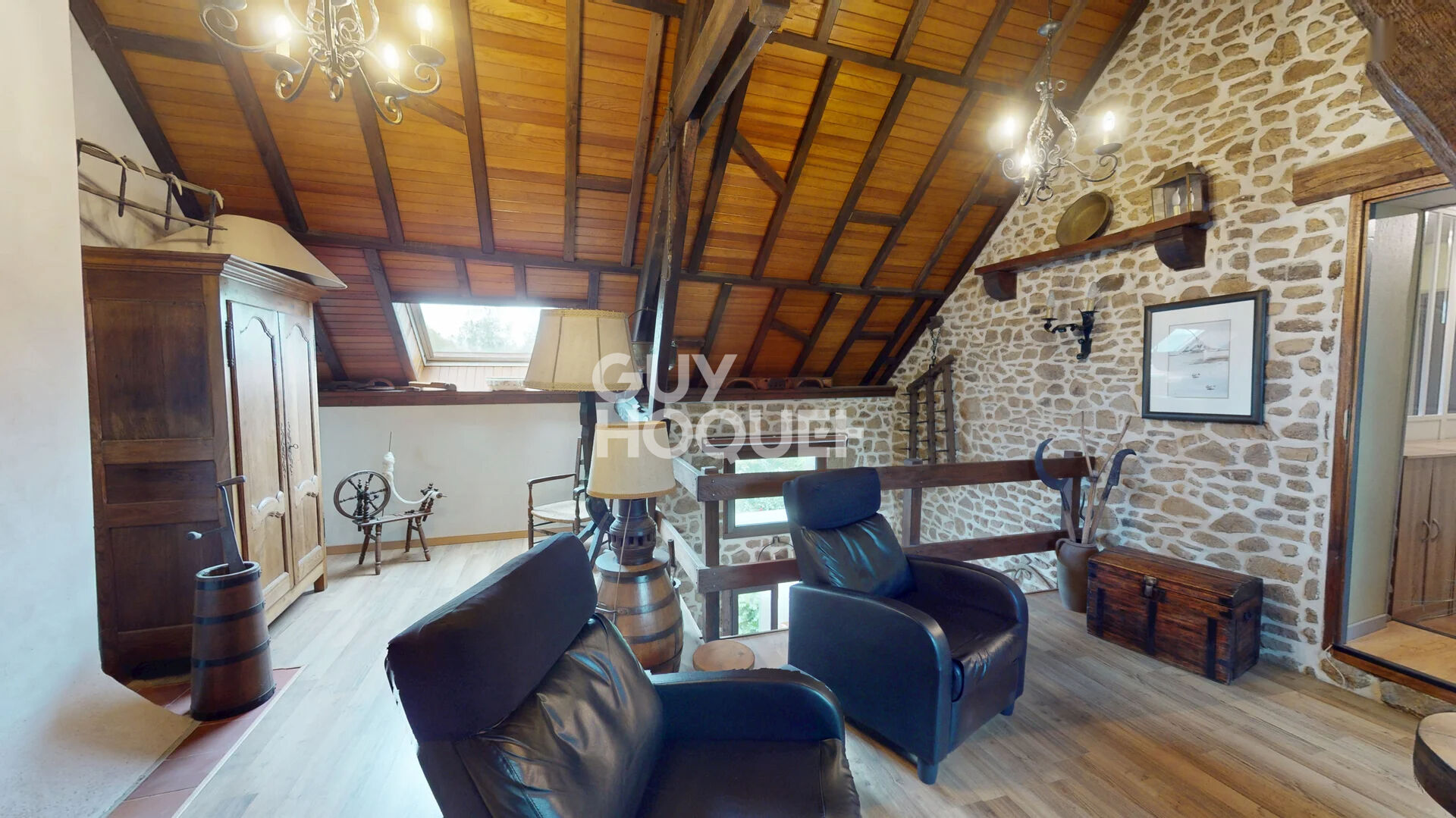 Maison en pierre d'une surface de 123 m² à Carolles