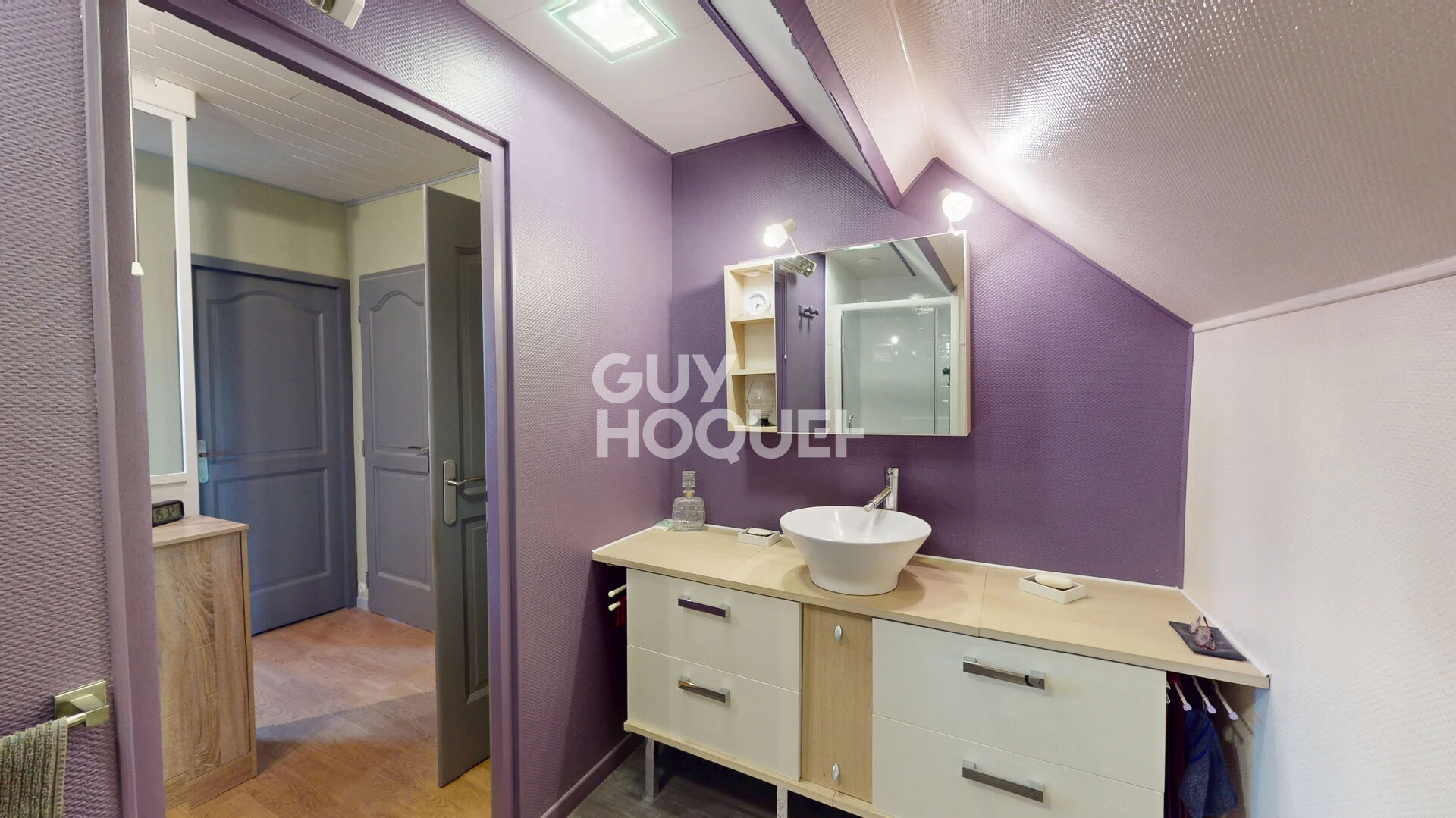 Maison en pierre d'une surface de 123 m² à Carolles