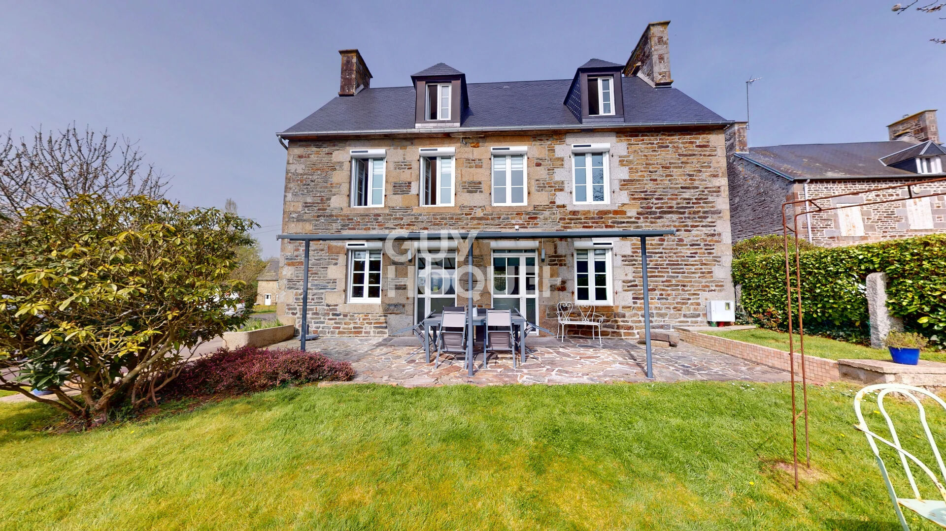 Maison Brecey 7 pièce(s) 153 m2