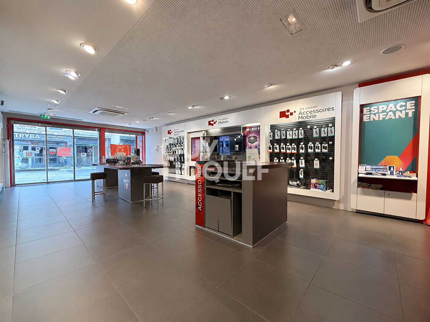 À VENDRE au coeur du centre-ville d'Avranches, immeuble mixte