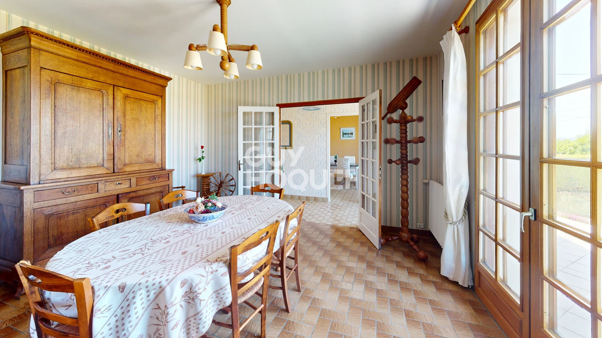 Brécey ? Maison familiale sur 3 200 m² - Dépendances