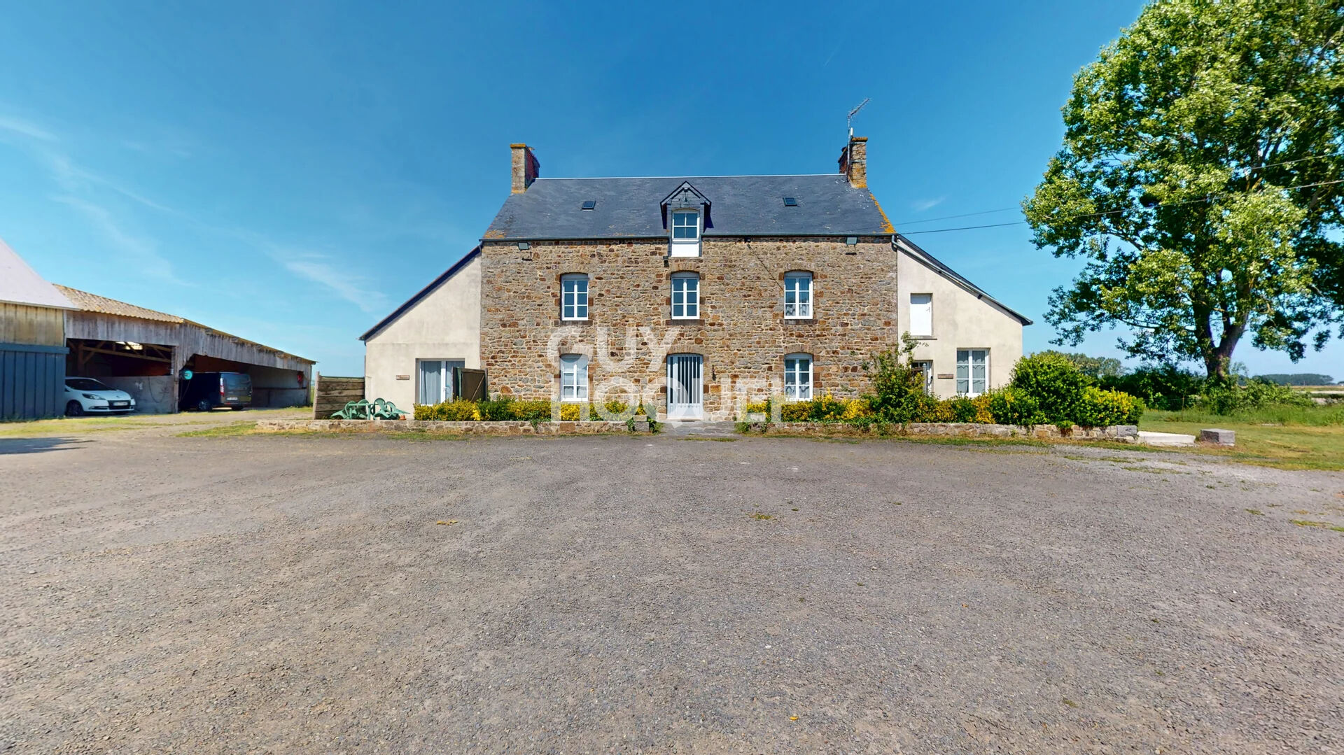 Maison 8 pièces de 209 m² à BEAUVOIR