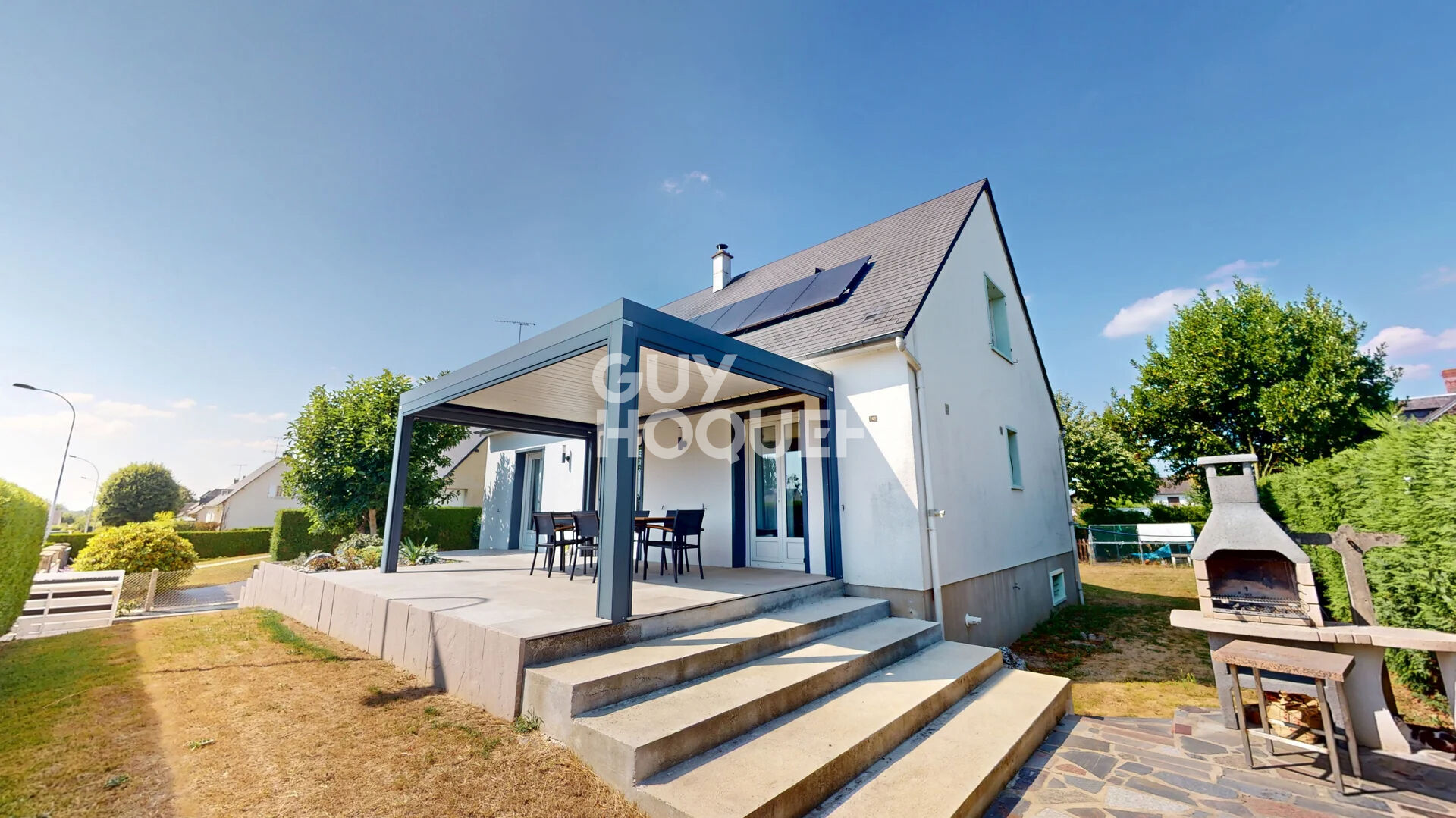 Exclusivité Guy Hoquet Avranches Maison familiale rénovée avec vie de plain-pied, en plein coeur de Ducey.