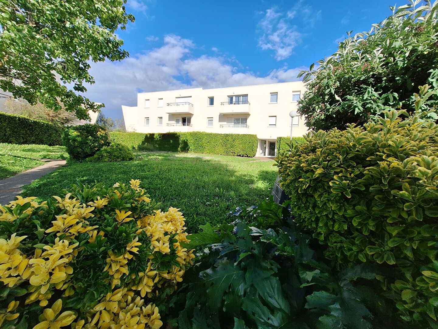 AYTRE : appartement de 2 pièces (48m²) en vente / Vue Mer