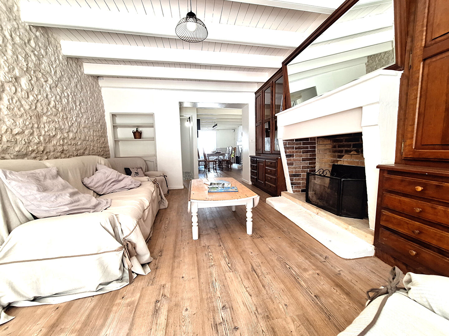 VENTE : maison FAMILIALE  de 10 pièces - 6 CHAMBRES  (239 m²) à LA JARNE