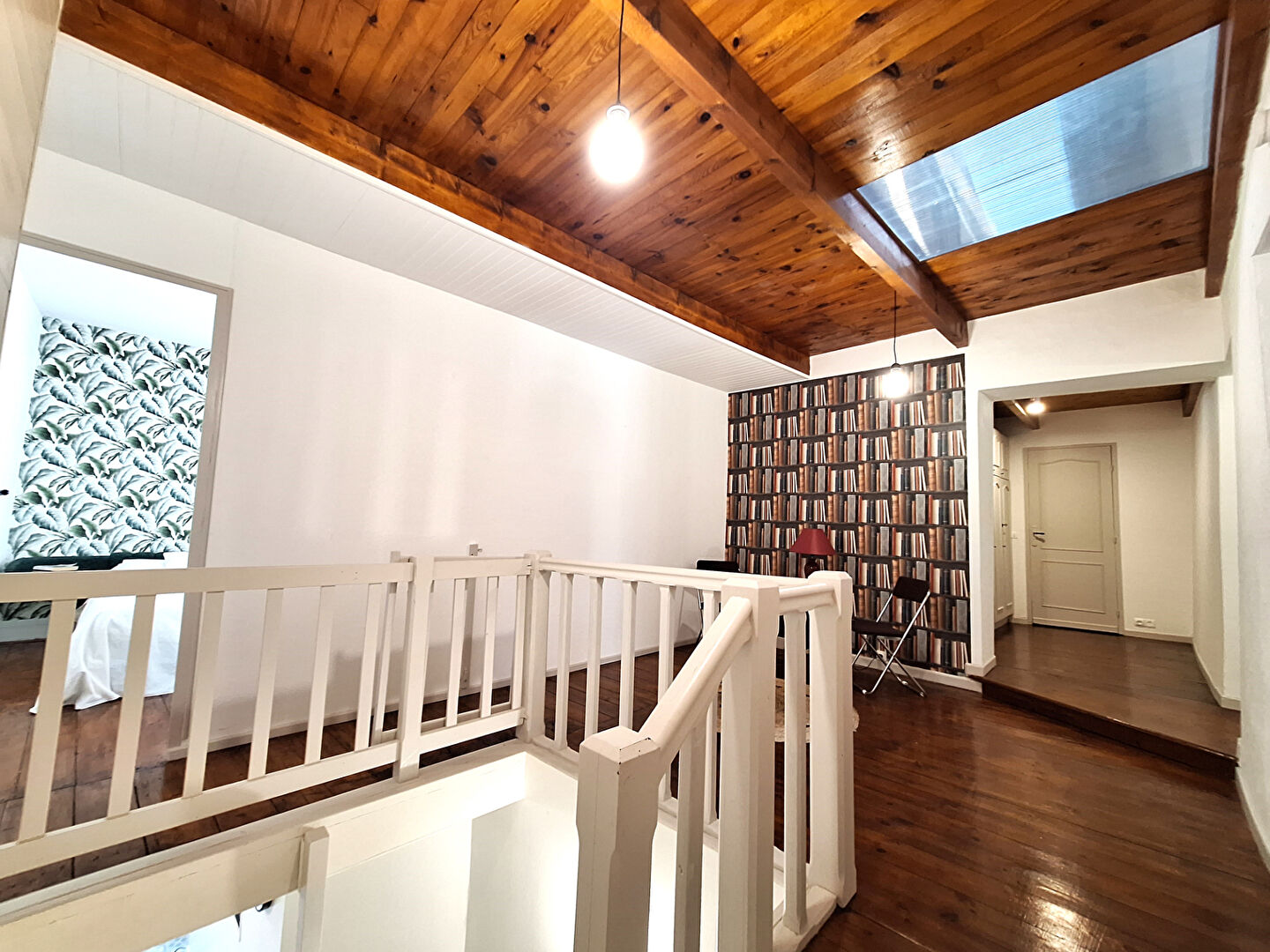 VENTE : maison FAMILIALE  de 10 pièces - 6 CHAMBRES  (239 m²) à LA JARNE