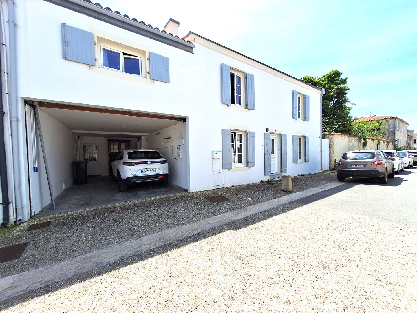 VENTE : maison FAMILIALE  de 10 pièces - 6 CHAMBRES  (239 m²) à LA JARNE