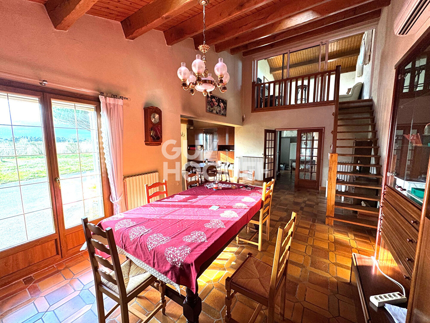 Maison spacieuse à vendre à Charron - Exclusivité Guy Hoquet