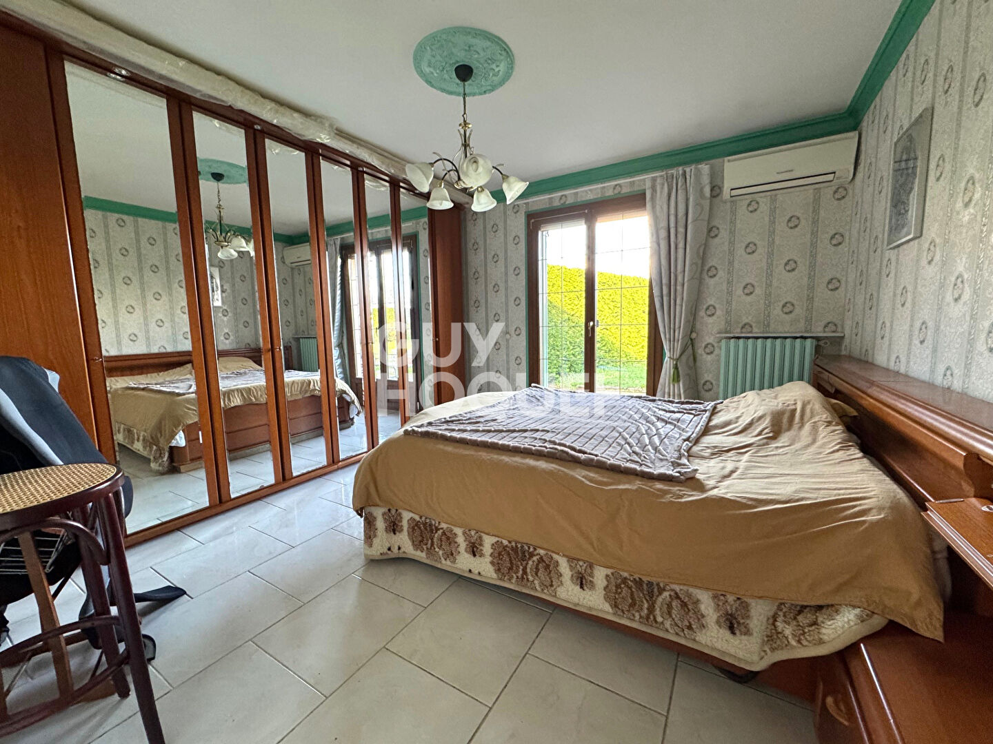 Maison spacieuse à vendre à Charron - Exclusivité Guy Hoquet