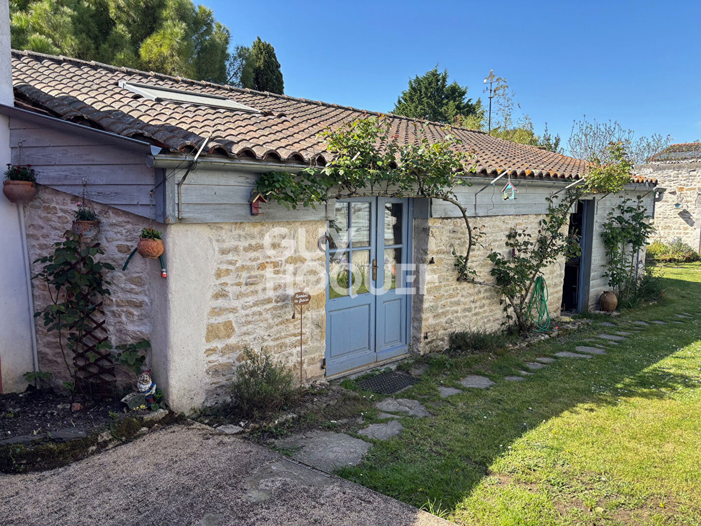  MAISON+T2 + DÉPENDANCES 