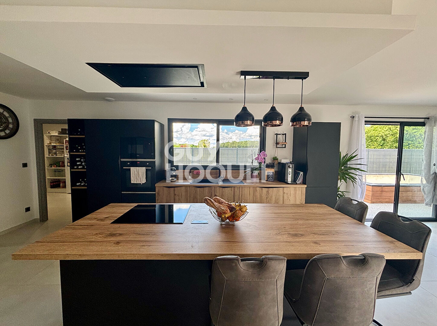 Maison contemporaine de 6 pièces, 4 chambres et piscine à Ferrières