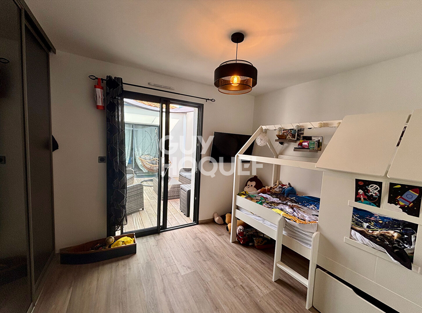 Maison contemporaine de 6 pièces, 4 chambres et piscine à Ferrières