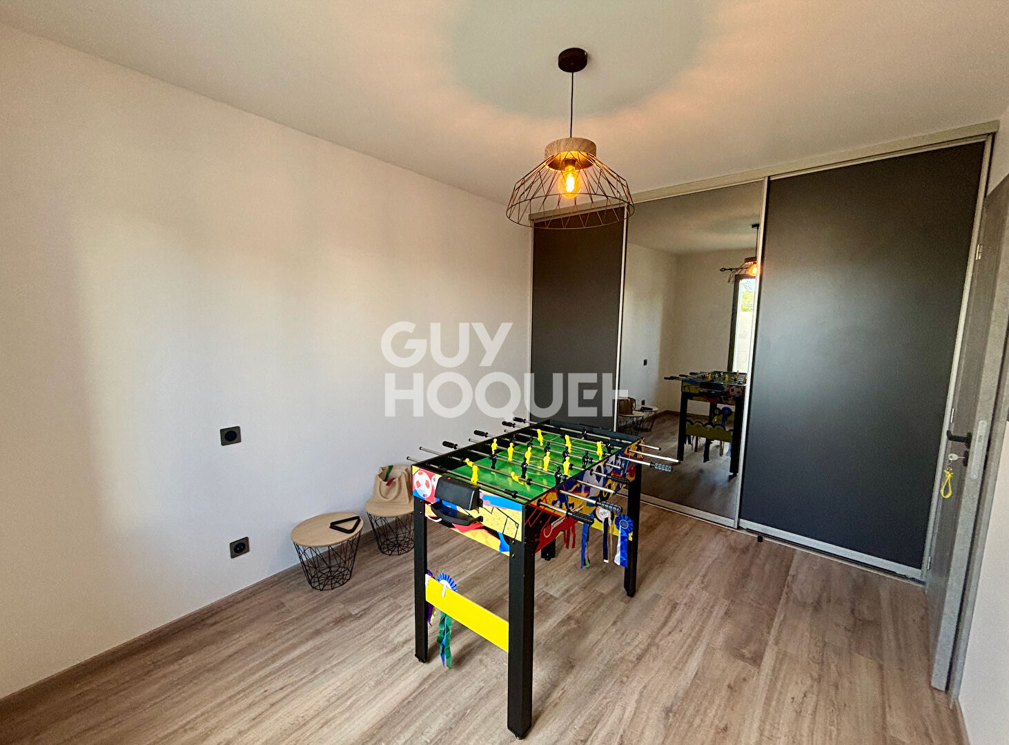 Maison contemporaine de 6 pièces, 4 chambres et piscine à Ferrières