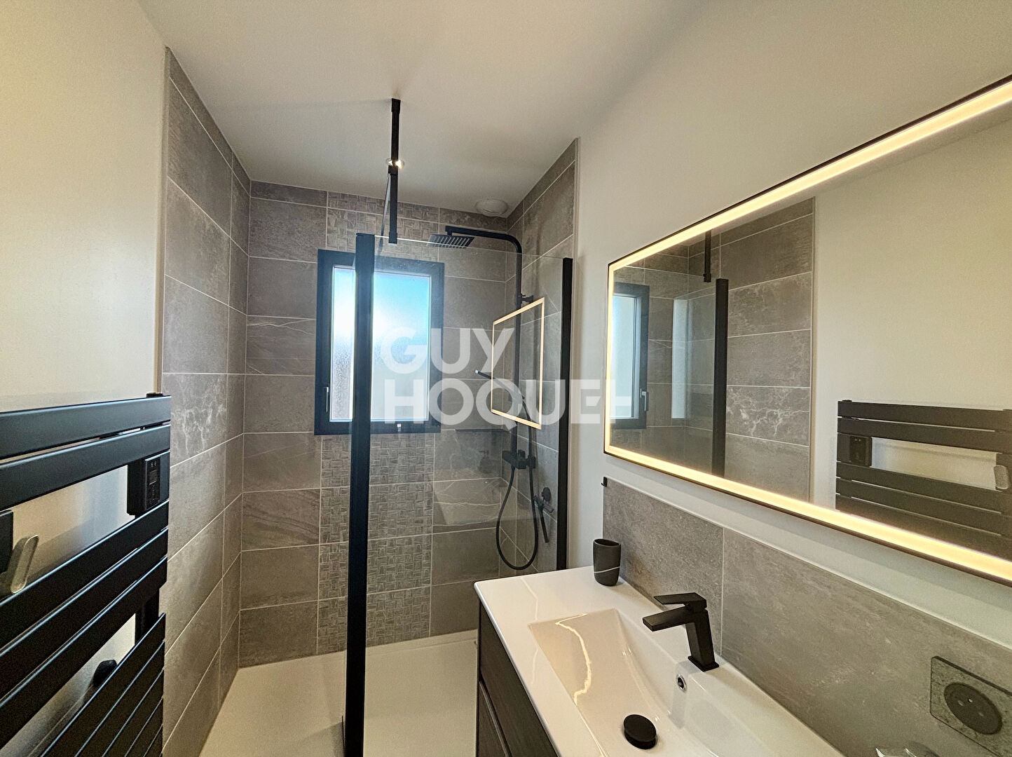 Maison contemporaine de 6 pièces, 4 chambres et piscine à Ferrières