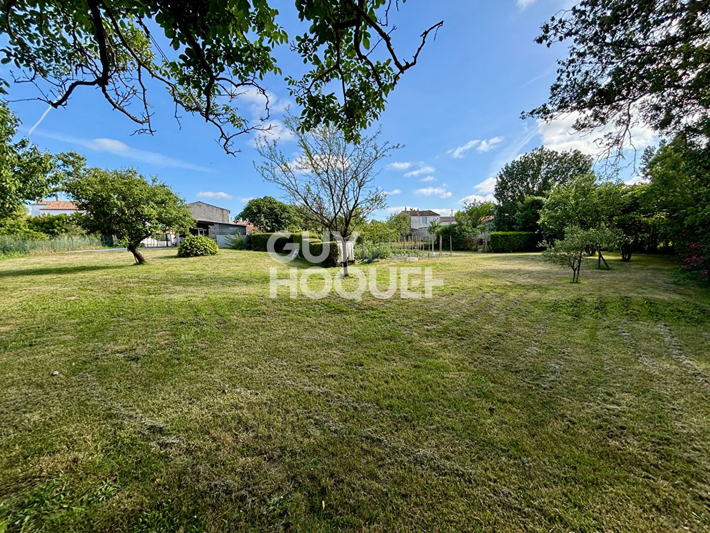 Maison  à Andilly - 4 pièces avec double garage et dépendances