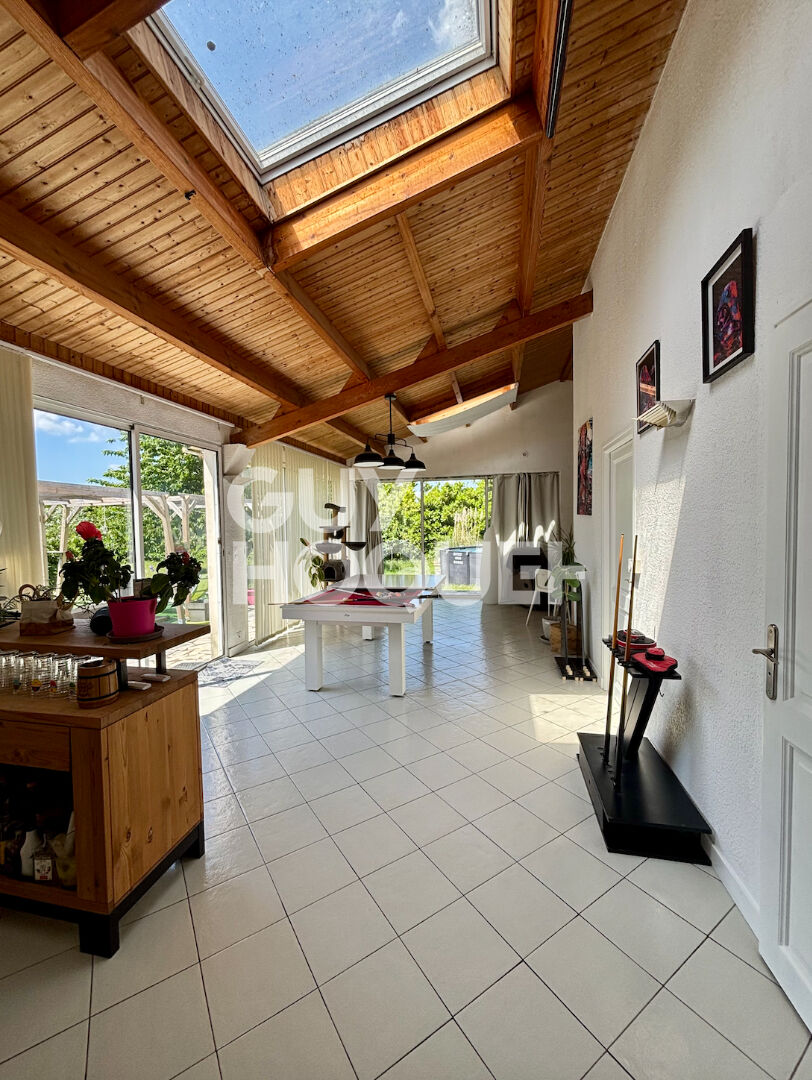 À saisir à MARANS - Spacieuse maison familiale avec sous-sol aménageable et grand terrain